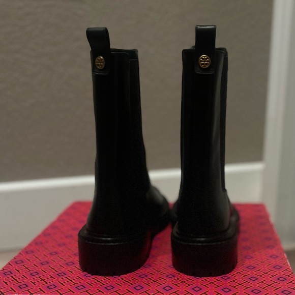 $428 Tory Burch Leather - Benton Boot. Boots in size 9.5 - Picture 6 of 6